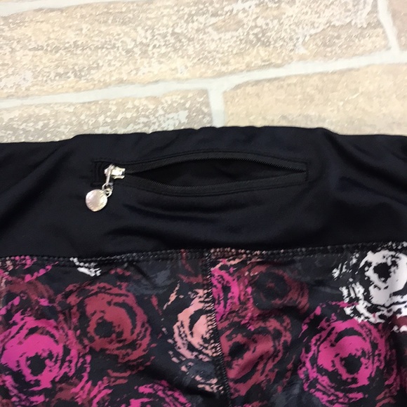 Women’s medium workout leggings - Picture 3 of 5